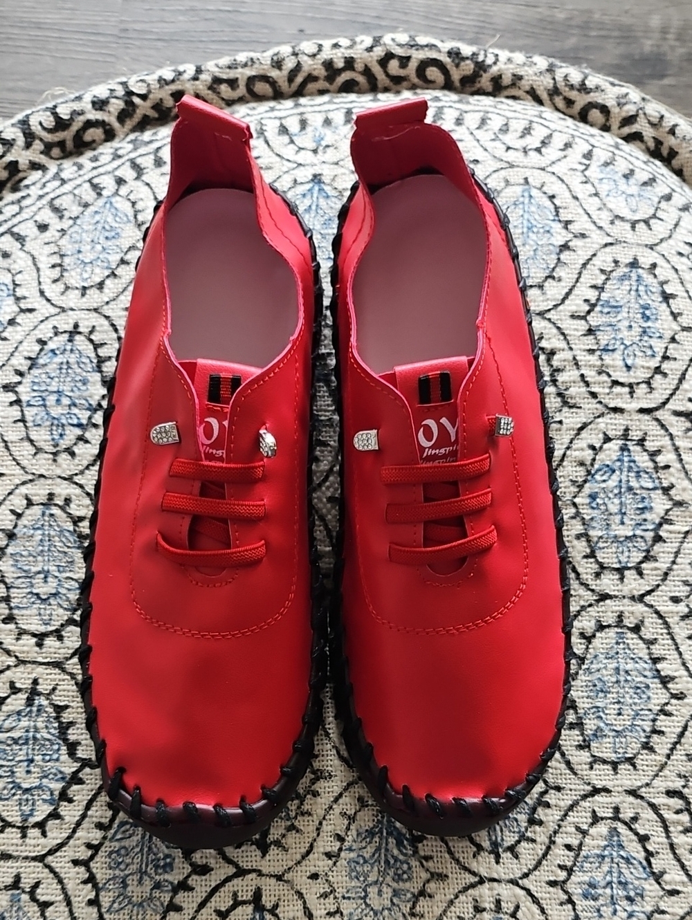 Source Unknown Red Slip-On Casual Loafers for Women